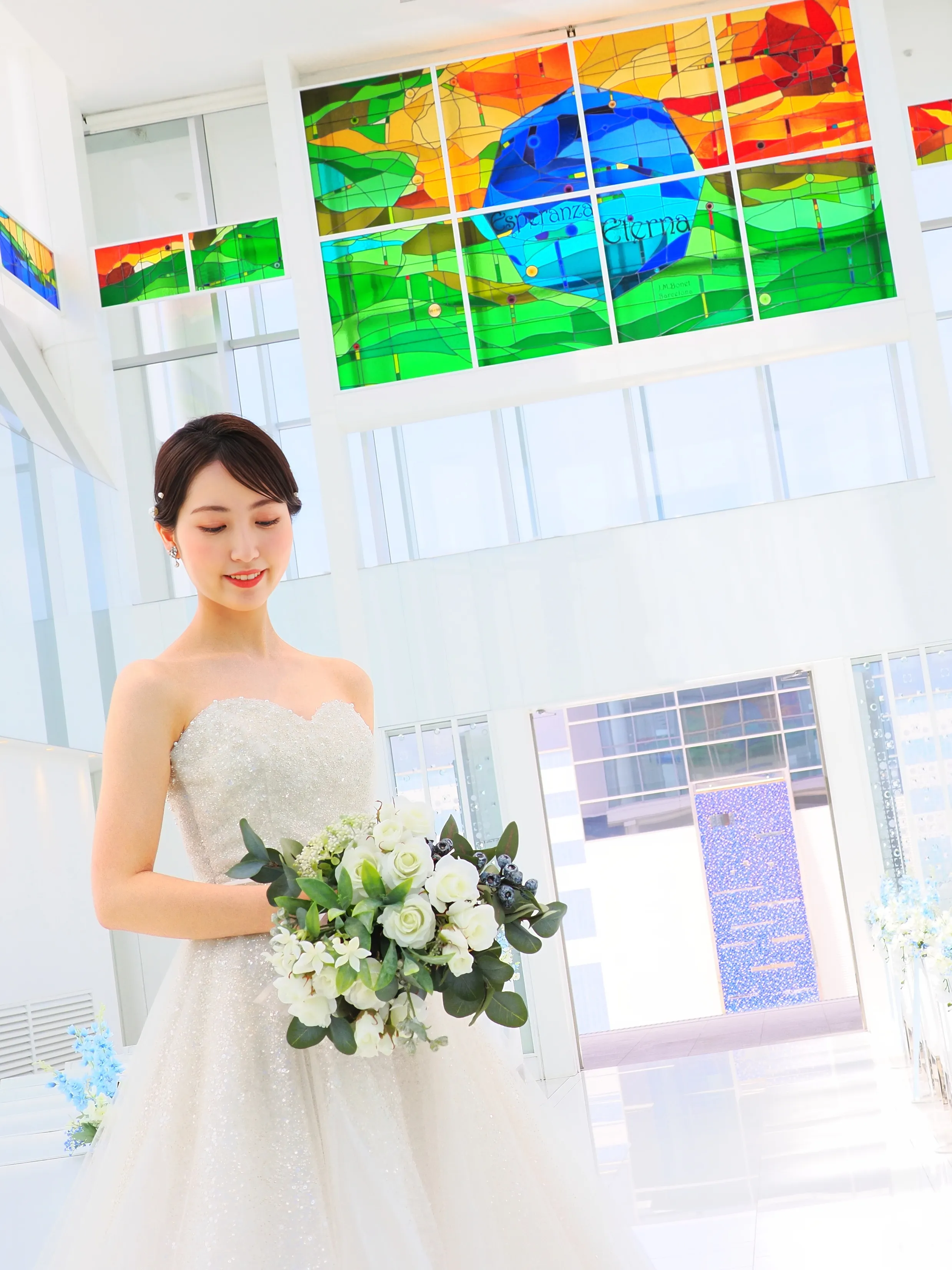 「Esperanza Eterna」のステンドグラス