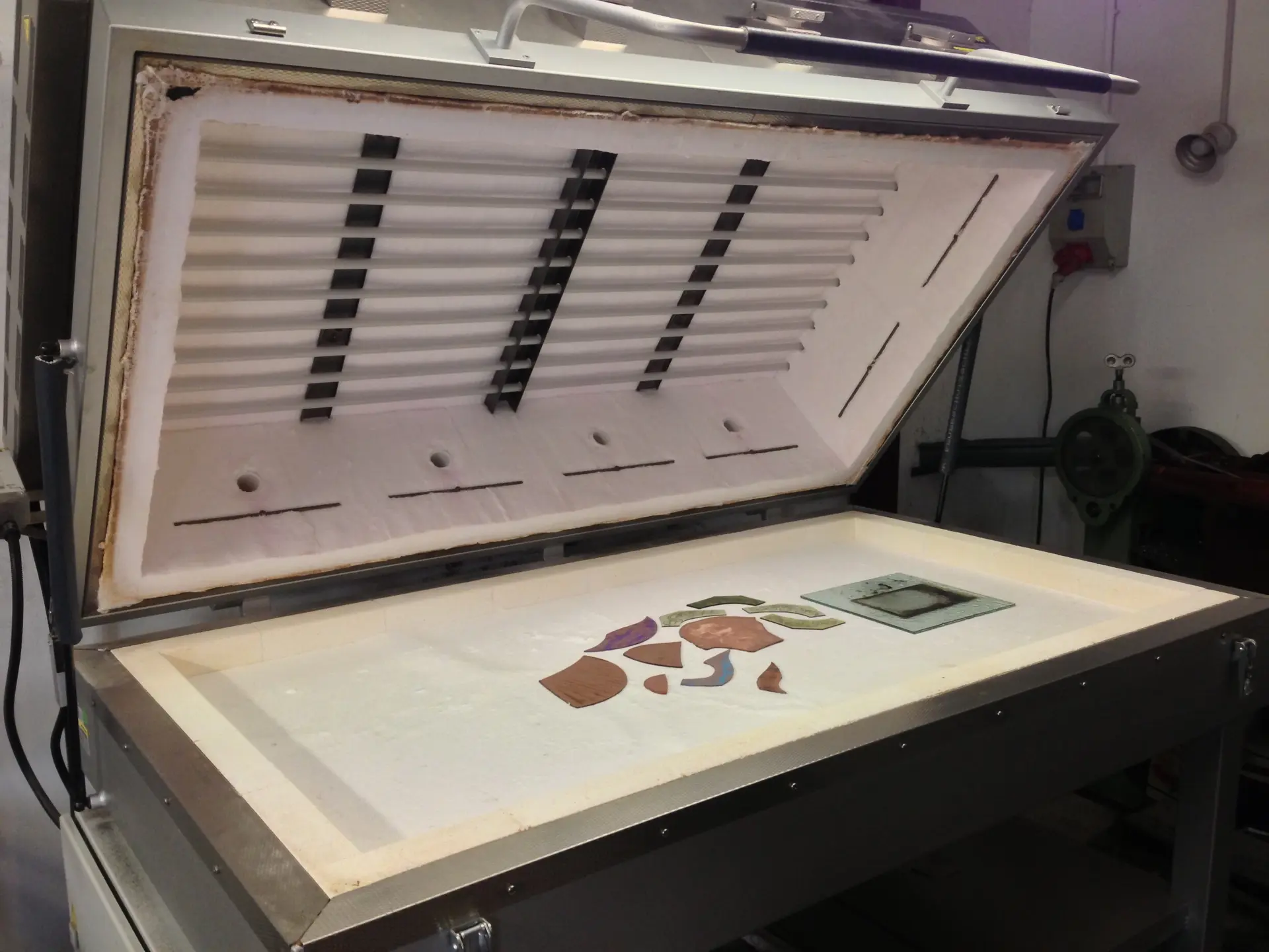 工房の窯(キルン)全景